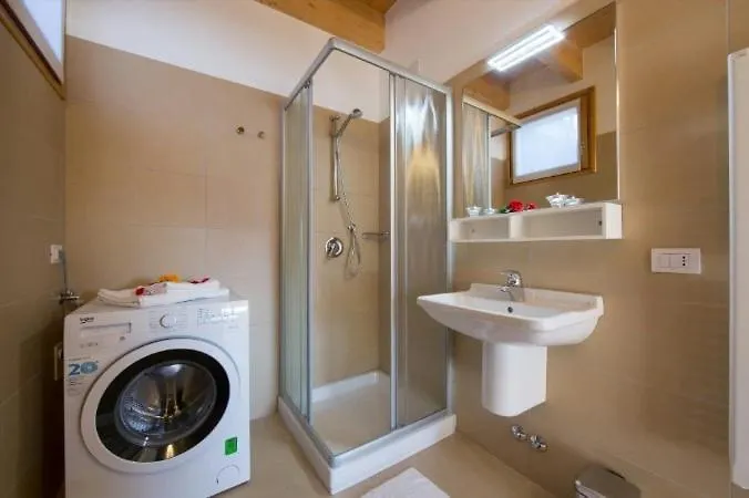 Holiday home House With 3 Bedrooms T5 Bellano